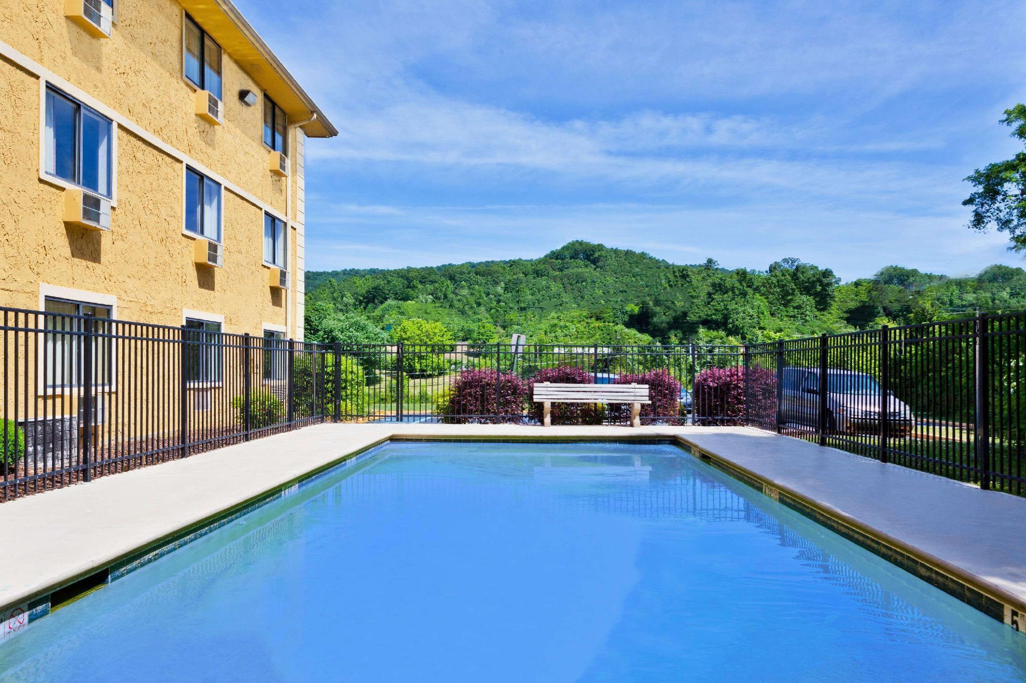 Super 8 By Wyndham Chattanooga Lookout Mountain Tn Екстериор снимка