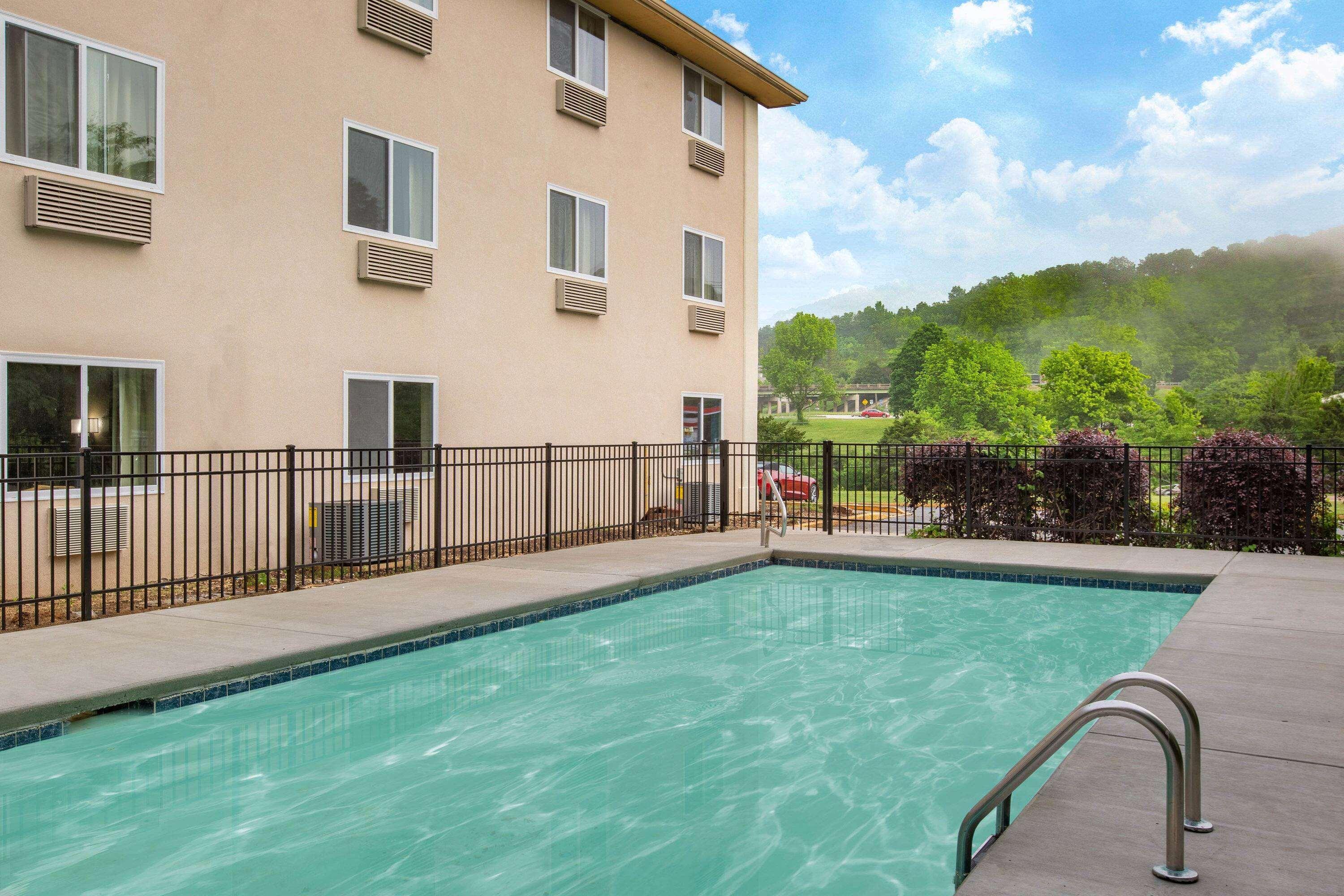Super 8 By Wyndham Chattanooga Lookout Mountain Tn Екстериор снимка